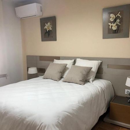 Piso Nuevo Plaza De La Constitucion Sta Cruz De La Zarza Apartment Santa Cruz de la Zarza Ngoại thất bức ảnh