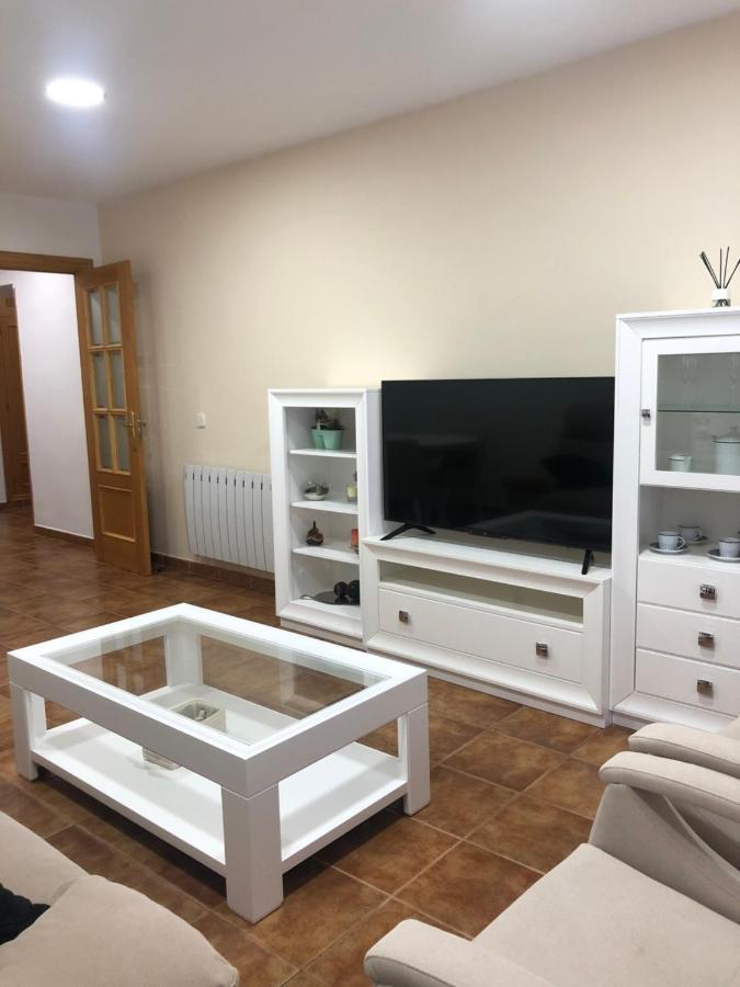 Piso Nuevo Plaza De La Constitucion Sta Cruz De La Zarza Apartment Santa Cruz de la Zarza Ngoại thất bức ảnh